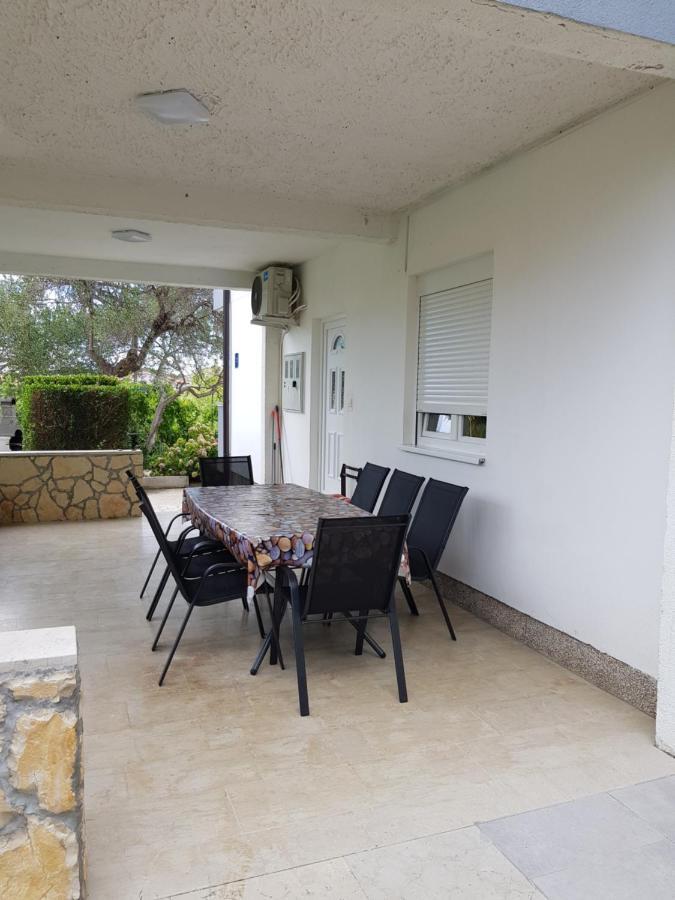 Apartment Valeria Lopar Exterior foto